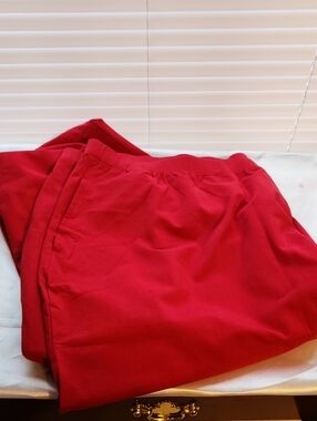 Catherines Bright Red 3X Plus-size Capris With Pockets